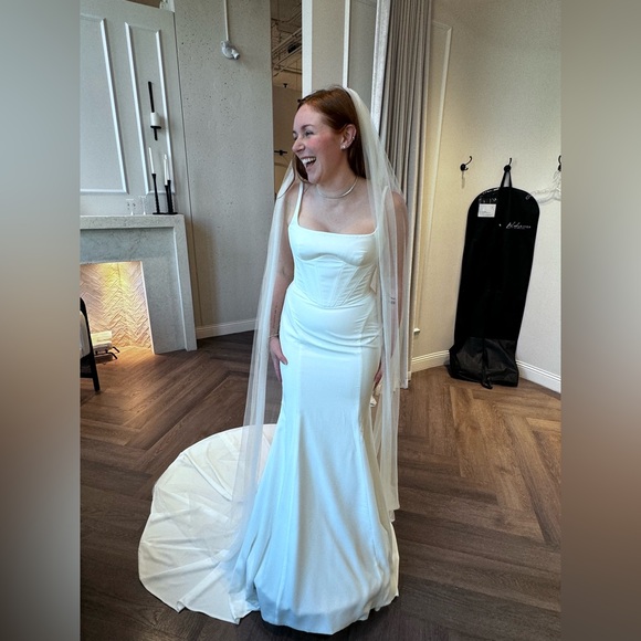 Alena Leena Plumeria Custom Design Wedding Dress - Picture 2 of 16